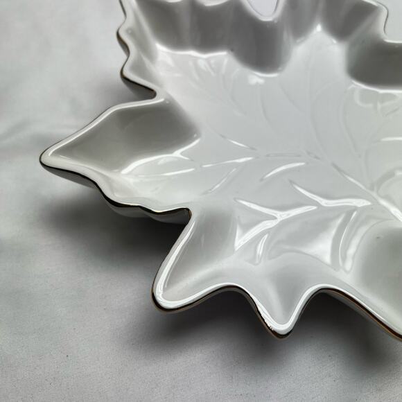 Robert Stanley Collection Fall Tableware Ceramic Leaf Dish Ivory With Gold Trim - Picture 3 of 8
